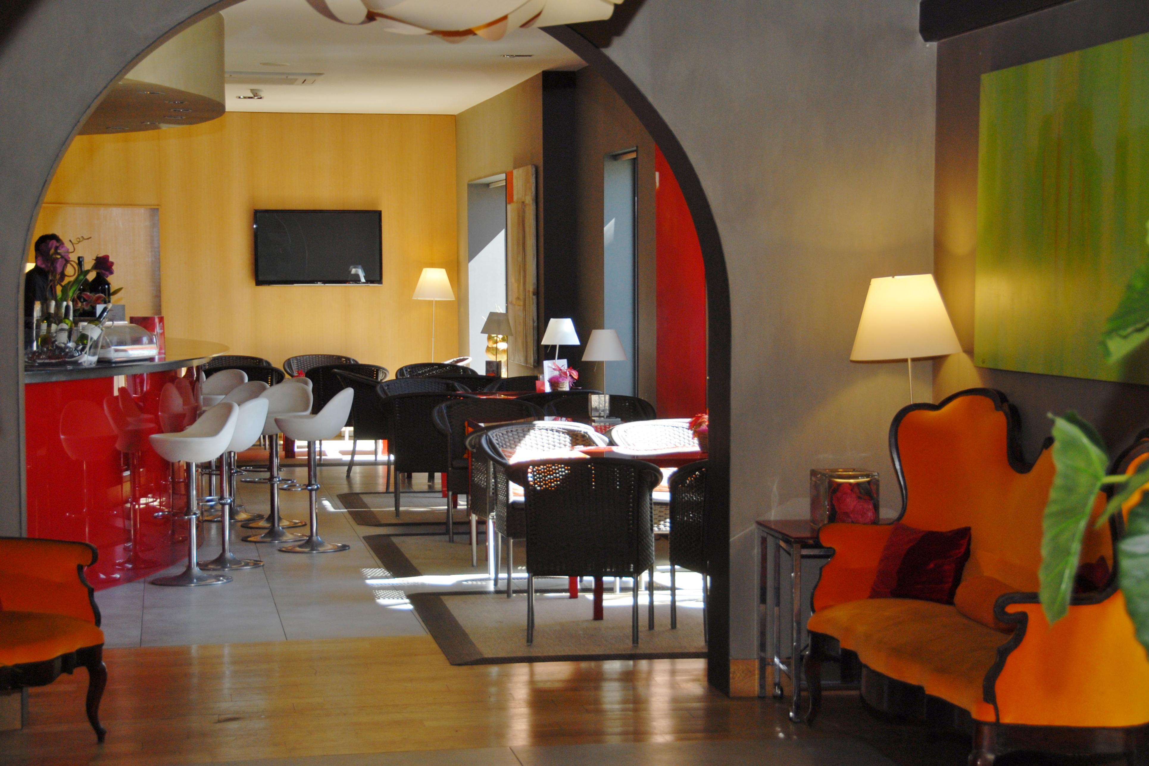 Hotel El Castell Sant Boi de Llobregat Exteriör bild