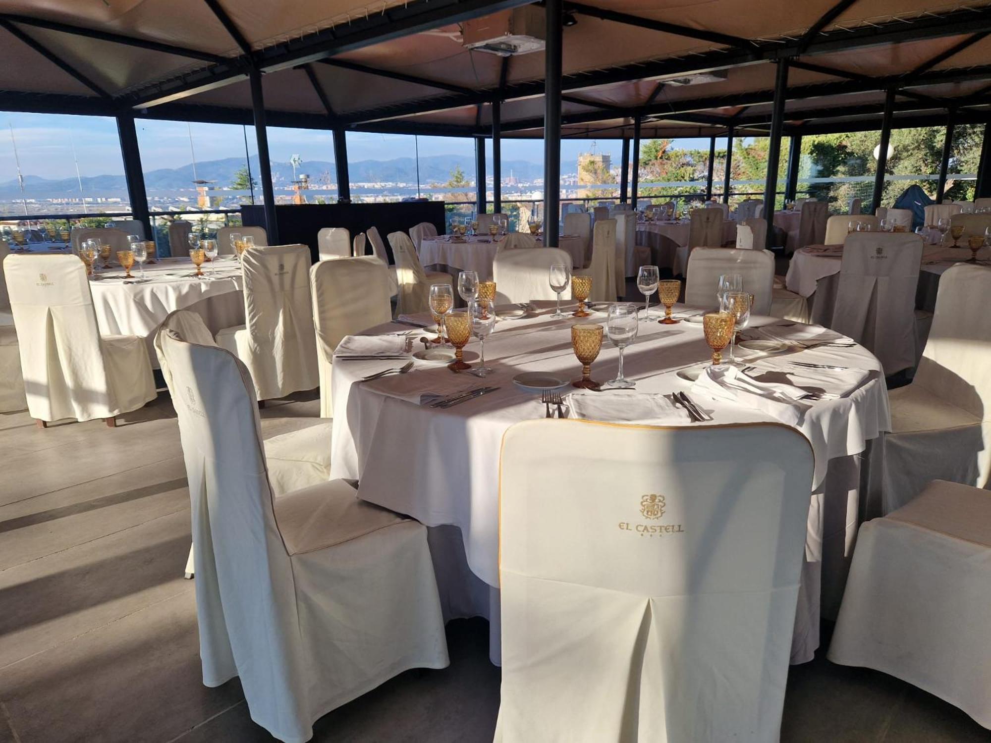 Hotel El Castell Sant Boi de Llobregat Exteriör bild