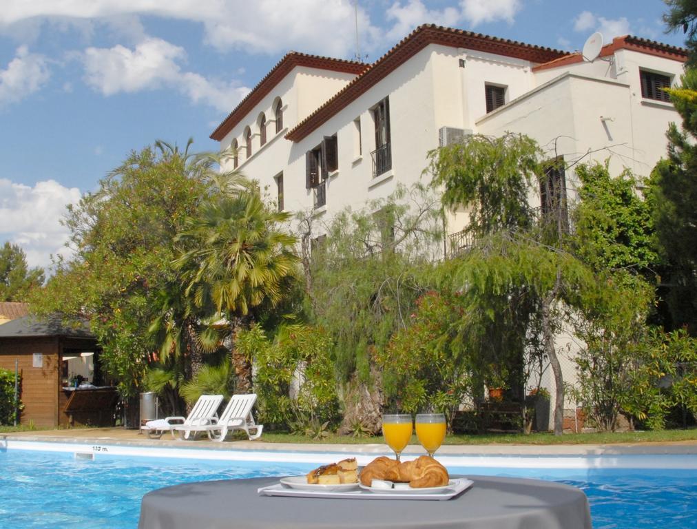 Hotel El Castell Sant Boi de Llobregat Exteriör bild